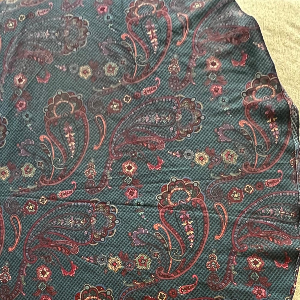 Croscill Home Fashions Paisley Houndstooth 70" Round Tabeclo